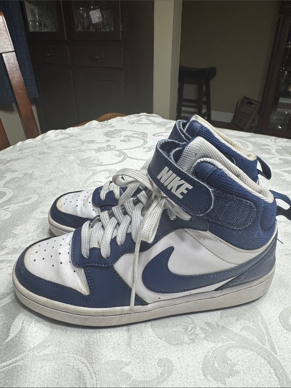 Nike youth/kids court Borough mid 2 athletic sneakers. Size 4Y